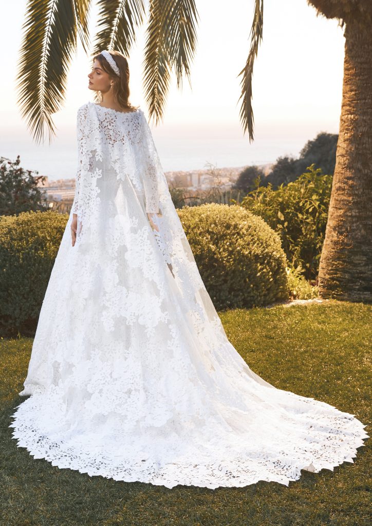 AKARI ｜Aライン｜ウエディングドレス｜PRONOVIAS（プロノビアス）